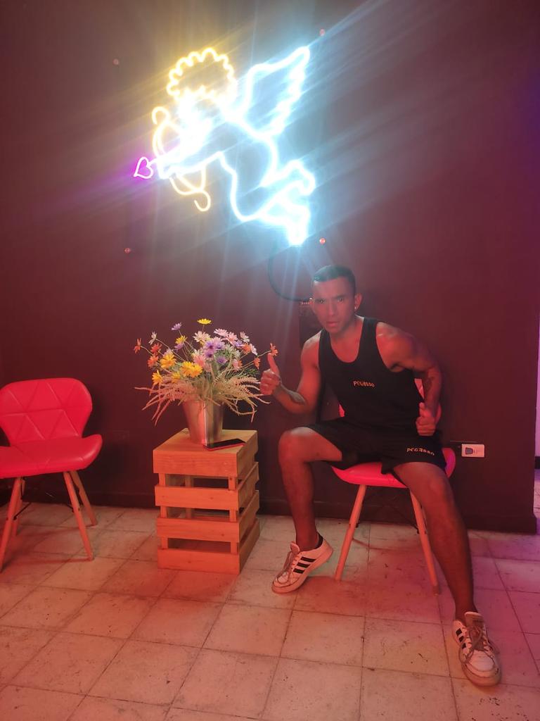 NicolasCarbo3's tweet photo. Que ganas de hacer el sexo salvaje. https://t.co/s412jpPfsX