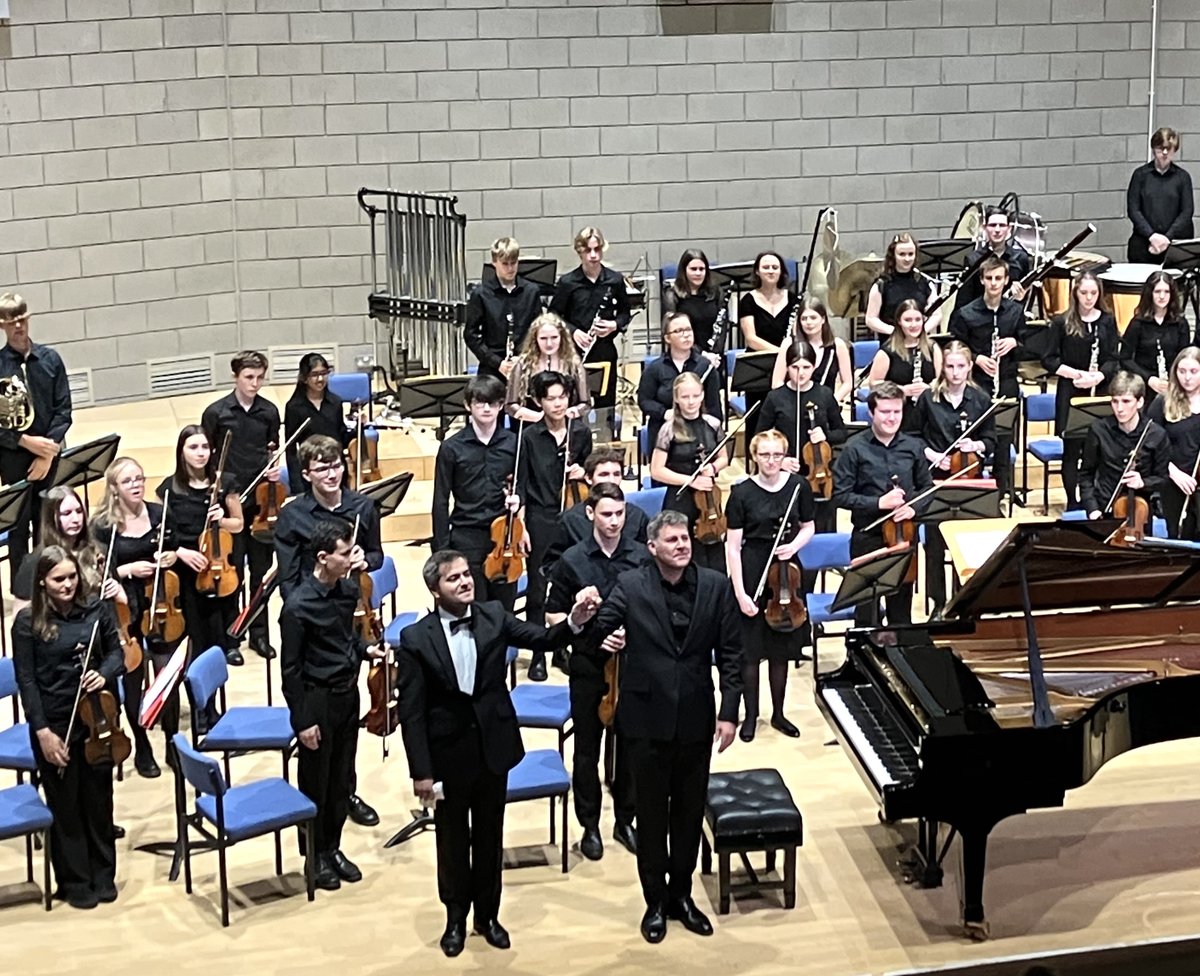 Timothy_Redmond's tweet photo. Back from an exhilarating week with the West of England Youth Orchestra and the preposterously virtuosic @florian_mitrea #Hindemith #Tchaikovsky #Elgar @schottmusic @BreitkopfMusic @Baerenreiter. Thanks so much @wiltshiremusic @WiltsHub @SteveVickInt and see you next time! #WEYO https://t.co/NRXSdOeRB9