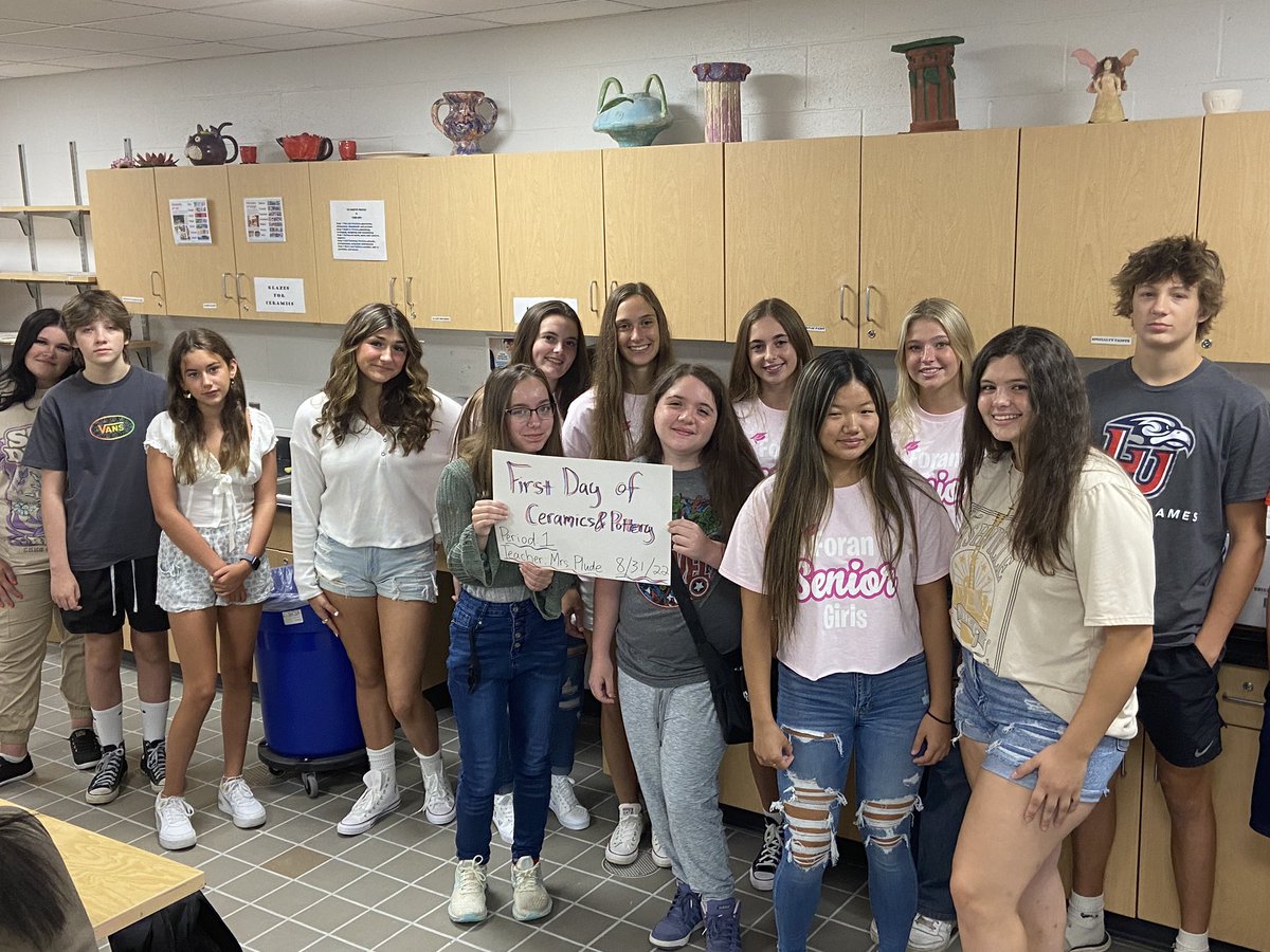 No ‘First Day’ jitters here ! ❤️💙🦁#lionpride <a href="/ManeStMirror/">Mane Street Mirror</a> <a href="/MrBLionPride/">Mr. Berkowitz</a> <a href="/MrsG_ForanAP/">MrsG_ForanAP</a> <a href="/MrsKelly_FHS/">Dena Kelly</a> <a href="/MrZ_FHS/">MrZ_FHS</a> <a href="/MilfordSuper/">Dr. Anna Cutaia</a>