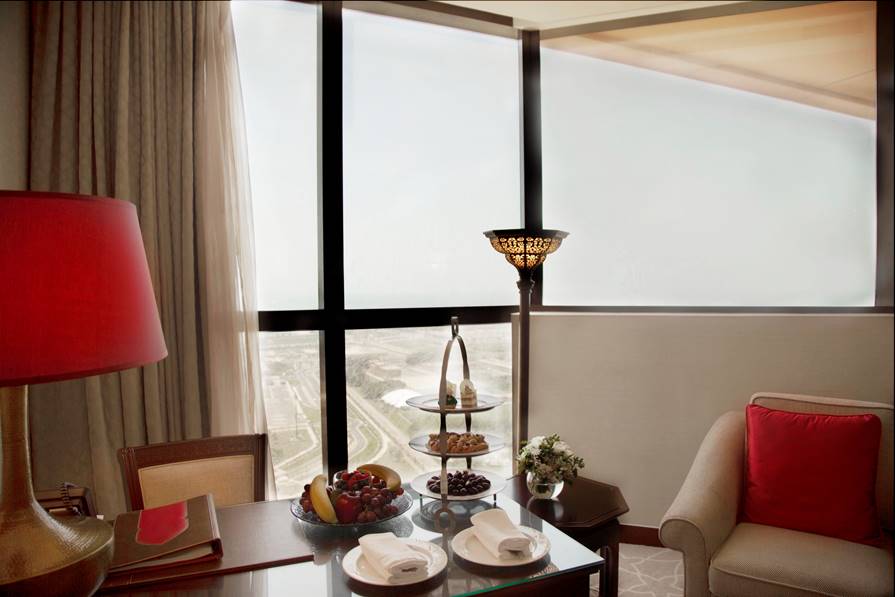BabAlQasr_Hotel's tweet photo. Happiness and comfort depends on a leisurely stay.
Live love last summer days from here, @babalqasrhotel !
#biltmorecollection #babalqasr #travel #brunch #weekend #family #couples #buffet #luxury #ArtisanKitchen #happines #Roselounge #leisure #staycation #beach #escape #comfort https://t.co/5oZuTn2sVy