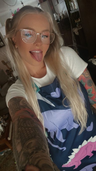 Would you cum all over my pretty face? https://t.co/a6Jo6IwYGu