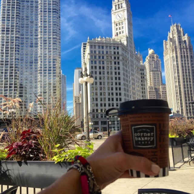 Cheers! ✨ Celebrate #NationalEatOutsideday with your favorite Corner Bakery!