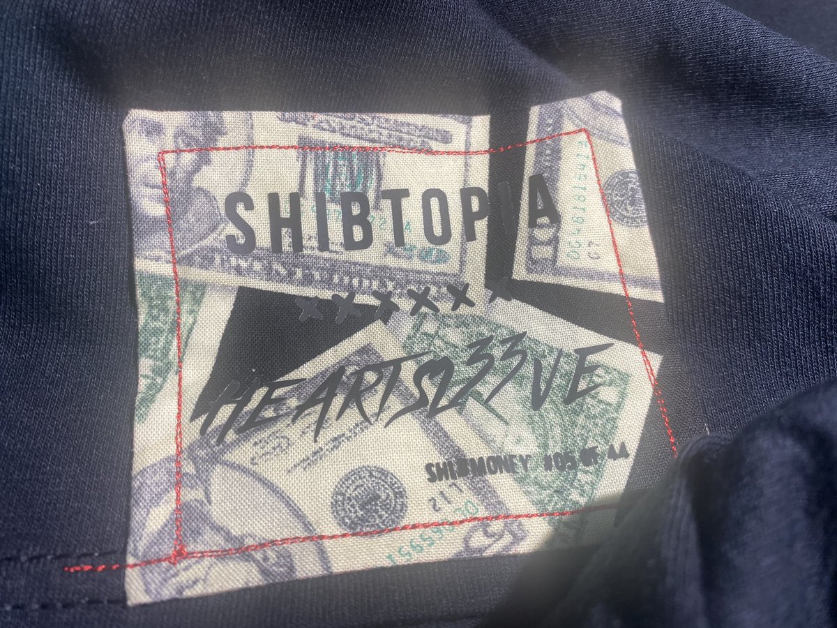 shibtopia's tweet photo. Official @heartsl33veSHIB collab merch 🔥🐕🔥

Burned over 4 million Shiba Inu tokens already! 33% profits from each sale burned in $SHIB https://t.co/BGfPngVtIC