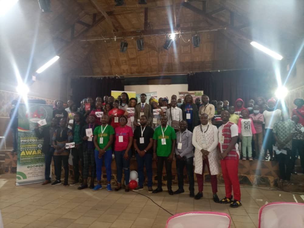 MarieTiambou's tweet image. Clap de fin pour la 1ere etape ..
Photo de famille..