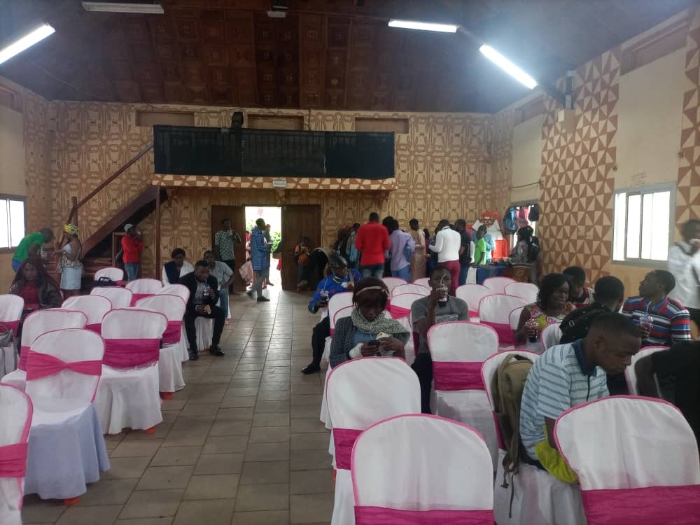 MarieTiambou's tweet image. Clap de fin pour la 1ere etape ..
Photo de famille..