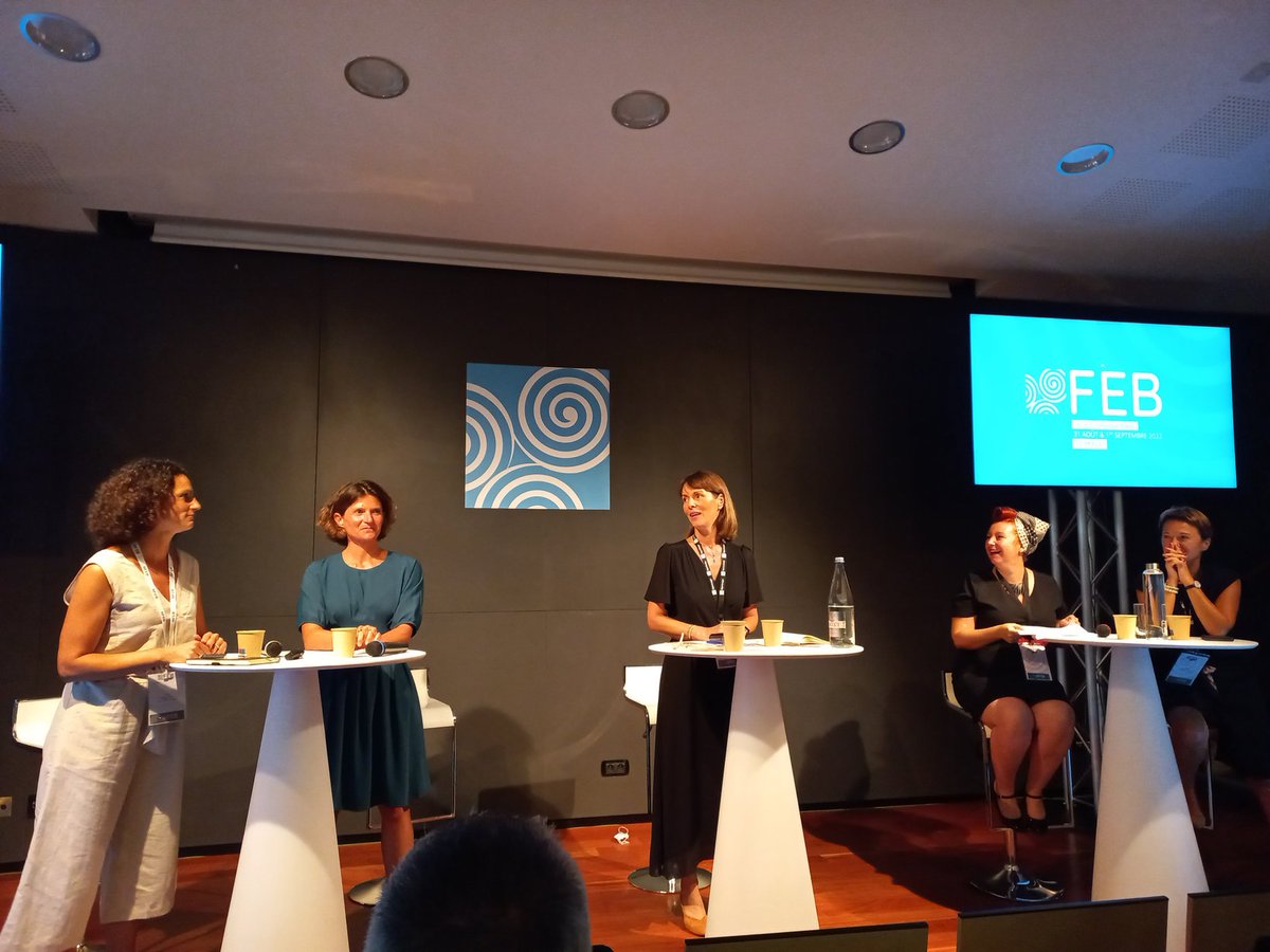 [🔴 EN DIRECT] Hélène Bernicot, DG du <a href="/cmarkea/">Crédit Mutuel Arkéa</a>, au @fe_breton2022 intervient sur “L’égalité hommes-femmes dans les entreprises” aux côtés de <a href="/Emaneru/">Elena Mañeru</a>, @LUCE_Conseil et de Christine Lozachmeur <a href="/MEDEFBretagne/">Mouvement des Entreprises de France #Bretagne</a>