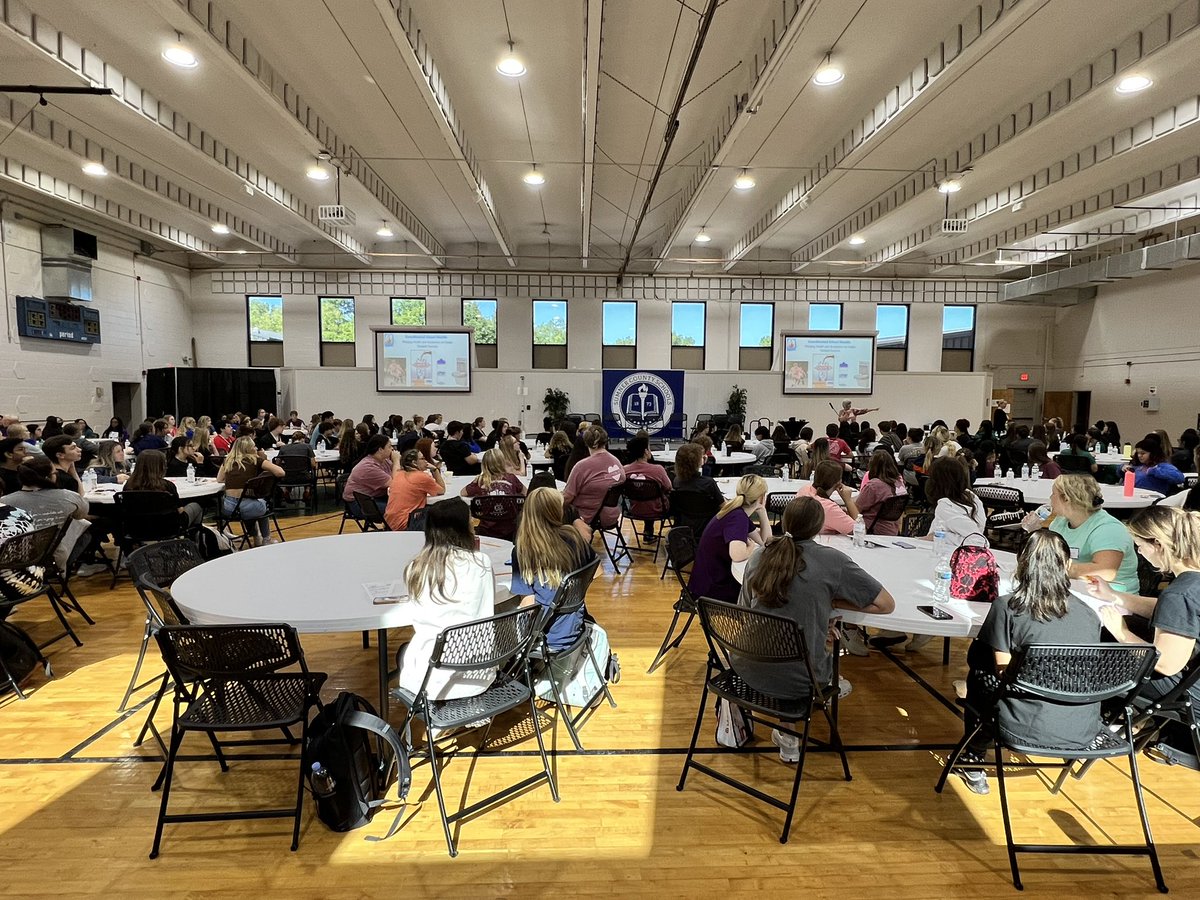 Excited to have over 200 Health Science students from all of our programs getting trained on Health Screenings today. #SumnerCTE