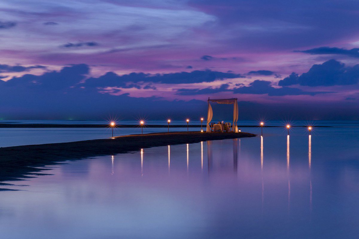 Many of our guests have told us this is an experience they will never forget. We'll take you away on the Lady Sarojin private boat and "shipwreck" you on a remote sand island where a magnificent evening of star-studded dining is in store for you: sarojin.com/en/khao-lak-re…