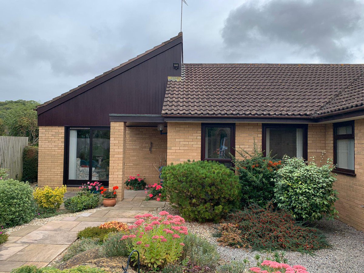 This beautiful project consists of Sliding Doors with matching sash and bay windows. #slidingdoors #sashwindows #baywindows #installer #contractor #business #northsomerset #somerset #home #homeideas #dreamhomes #renovation #localbusiness #windows #homeimprovement