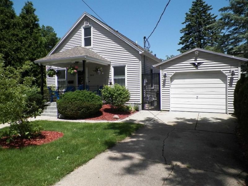AnnetteTandeR's tweet photo. This home will wait for no one. Be the first to see it! #homesforsale #homeowner  https://t.co/ocE2uQlDTK https://t.co/8rPSMD1dSX