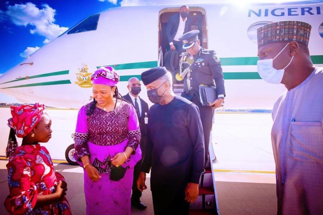 oyin_ng's tweet photo. Photo 1: VP Osinbajo arrives Andrews Joint Air force Base and is received by the Nigerian Ambassador to the USA, Ambassador Uzoma Emenike.

Photo 2: VP in pre-briefings with SEForALL
CEO Damilola Ogunbiyi, Deputy Chief of Staff Ade Ipaye, SA Infrastructure Ahmad Zakari and Mr... https://t.co/HGLdy8oS7y