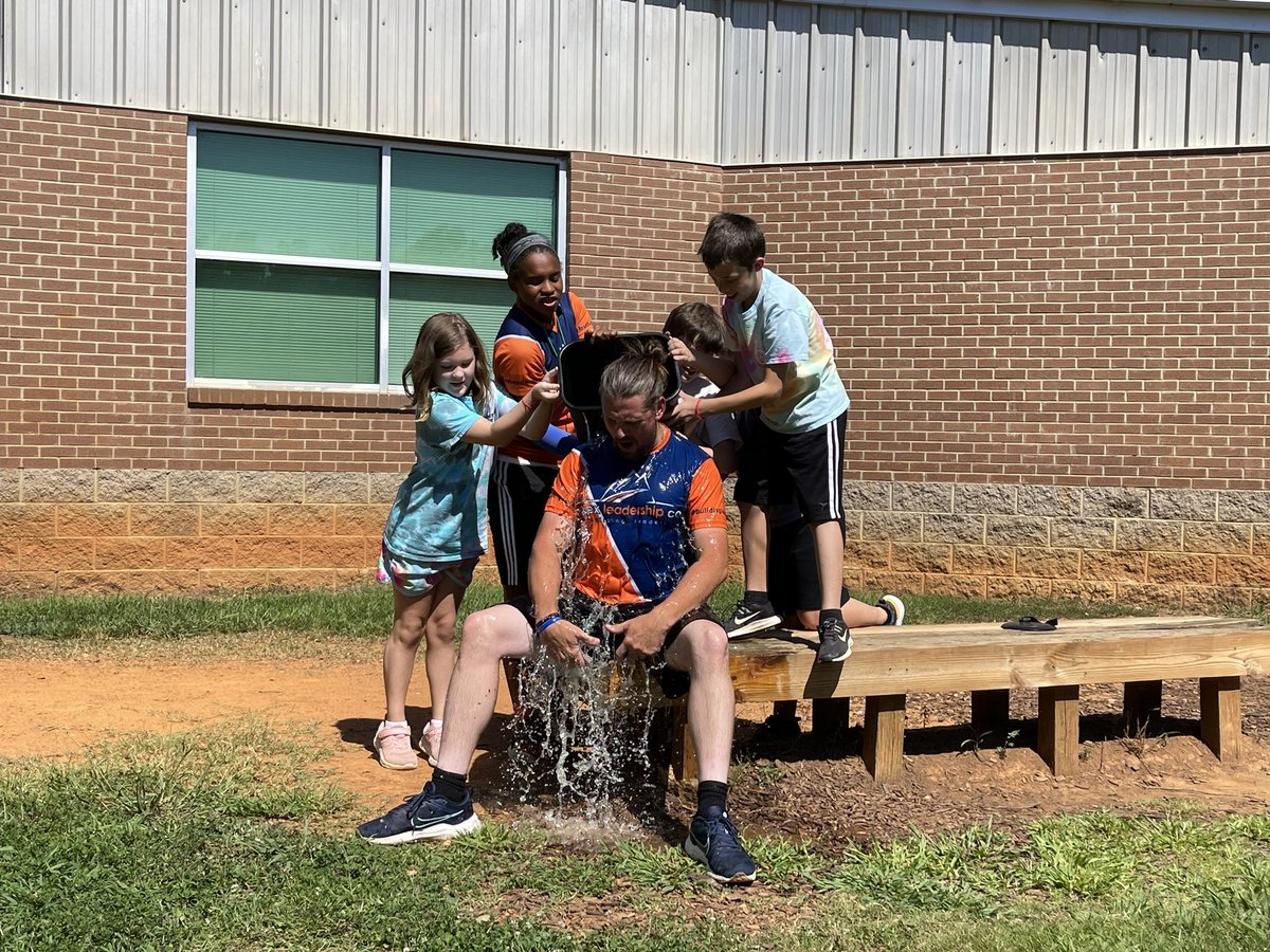 Mrs. Cox tweet media