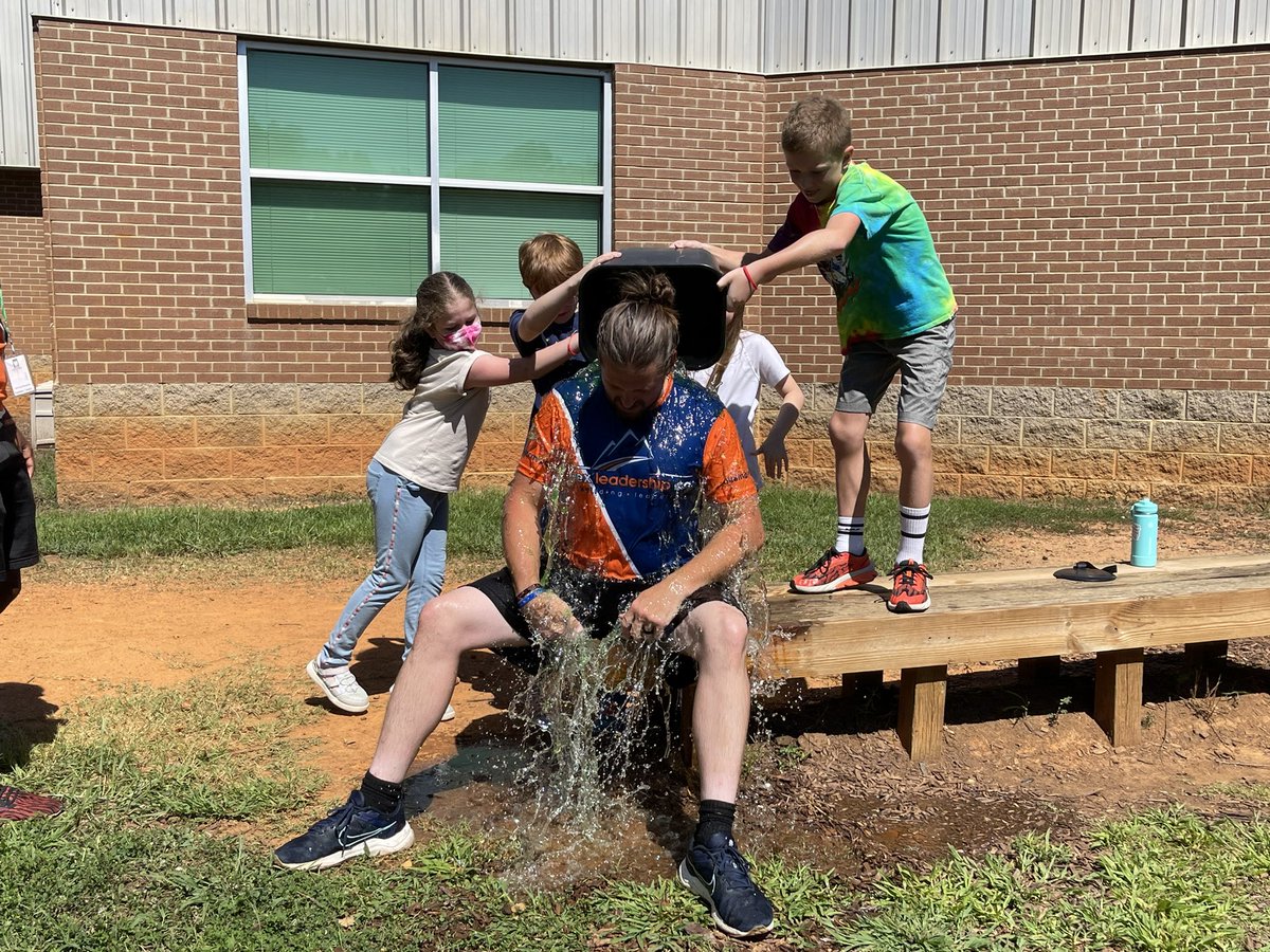 Mrs. Cox tweet media