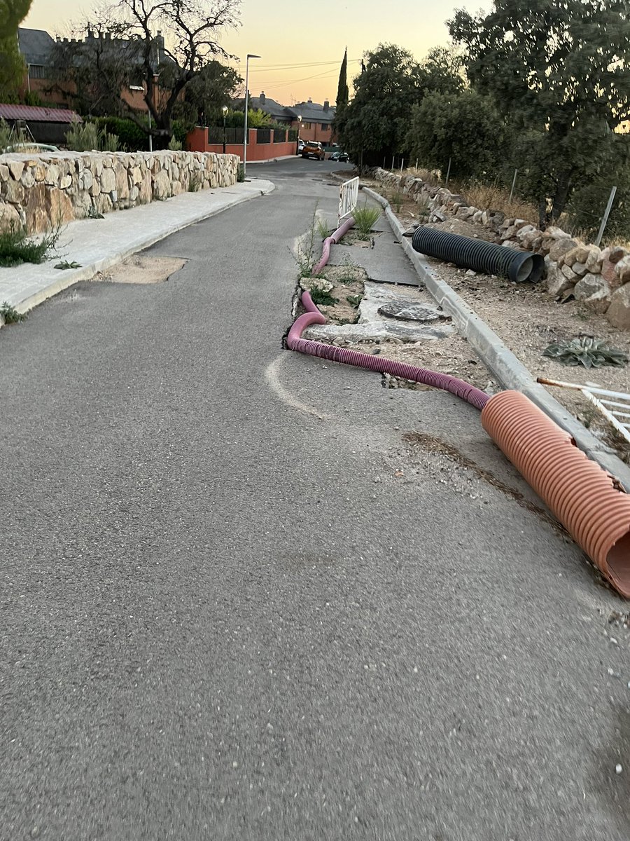 Vecinos de La Navata (Galapagar) 🏘️ tweet media