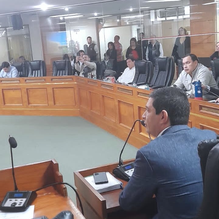 JesusLaraPy's tweet image. En la sesión ordinaria de hoy en la @juntasuncion recibimos al director de Mercados Zonales de Asunción, Juan Villalba, quien nos detalló los trabajos que se vienen realizando en ese centro comercial que tanto queremos todos los asuncenos.

#JesúsLaraConcejal