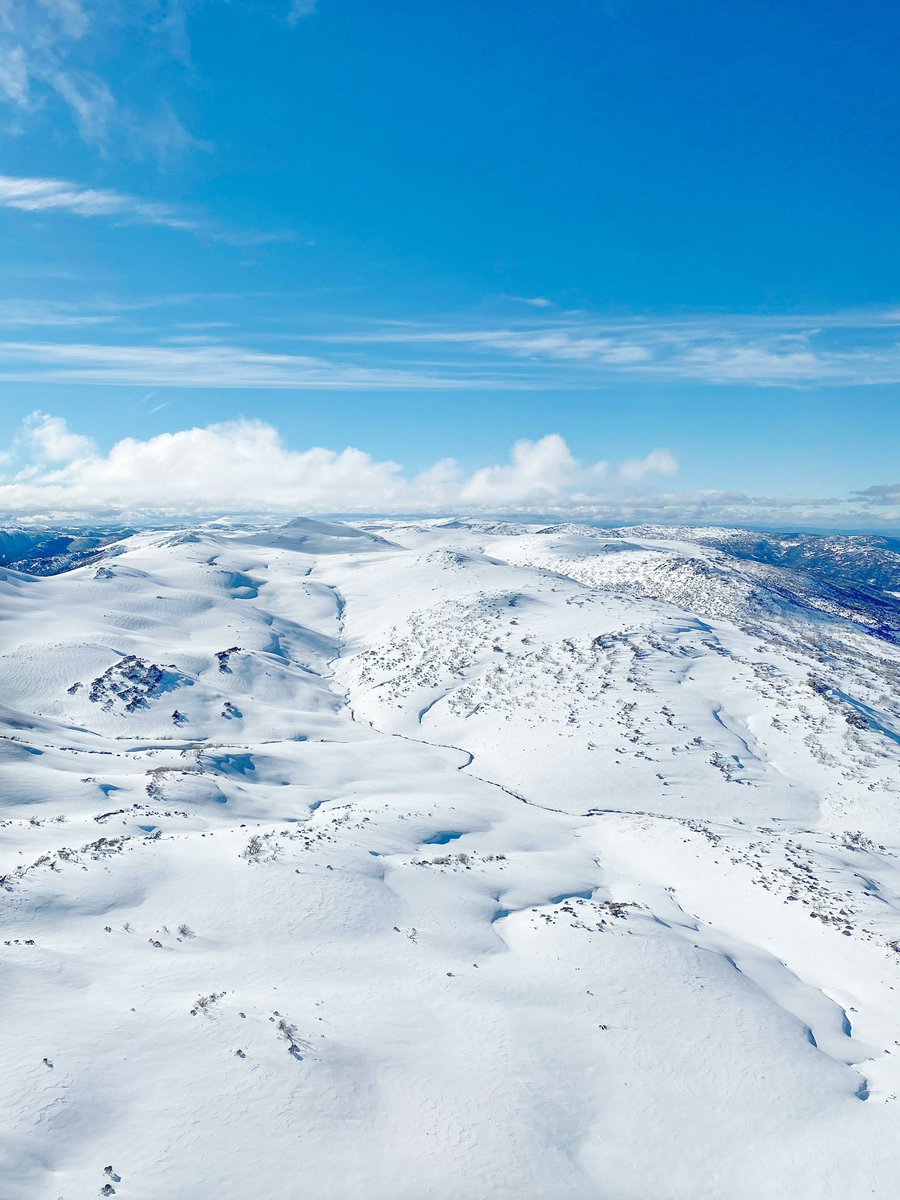 sofranksocial's tweet photo. We’ve heard that this year has been a spectacular season at the Snowy Mountains in NSW. This image by @SimplyCheecky makes us think it isn’t over yet!
#sofranksocial #wearecbr #cbrregion #snowymountains #visitnsw #snowfields https://t.co/ijDXlUu0er