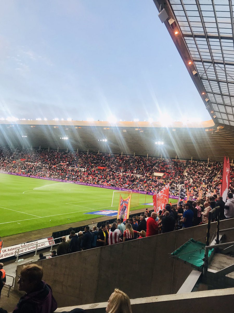 Kylie88Emma's tweet photo. Haway the lads #safc https://t.co/2MPPOridbk