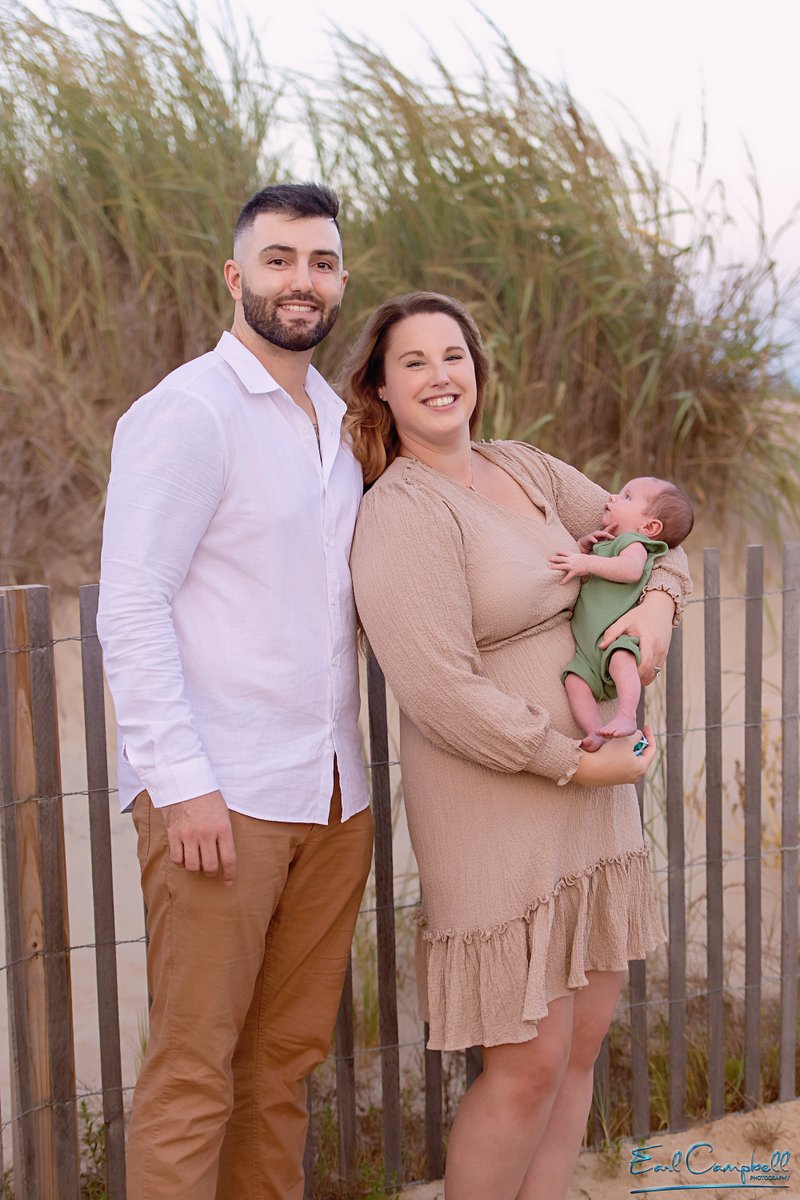 Back to working on editing some images.  We have a rare night off, so working on getting caught up on editing. :)

Had to share this one.  Such a beautiful family!  💙🖤