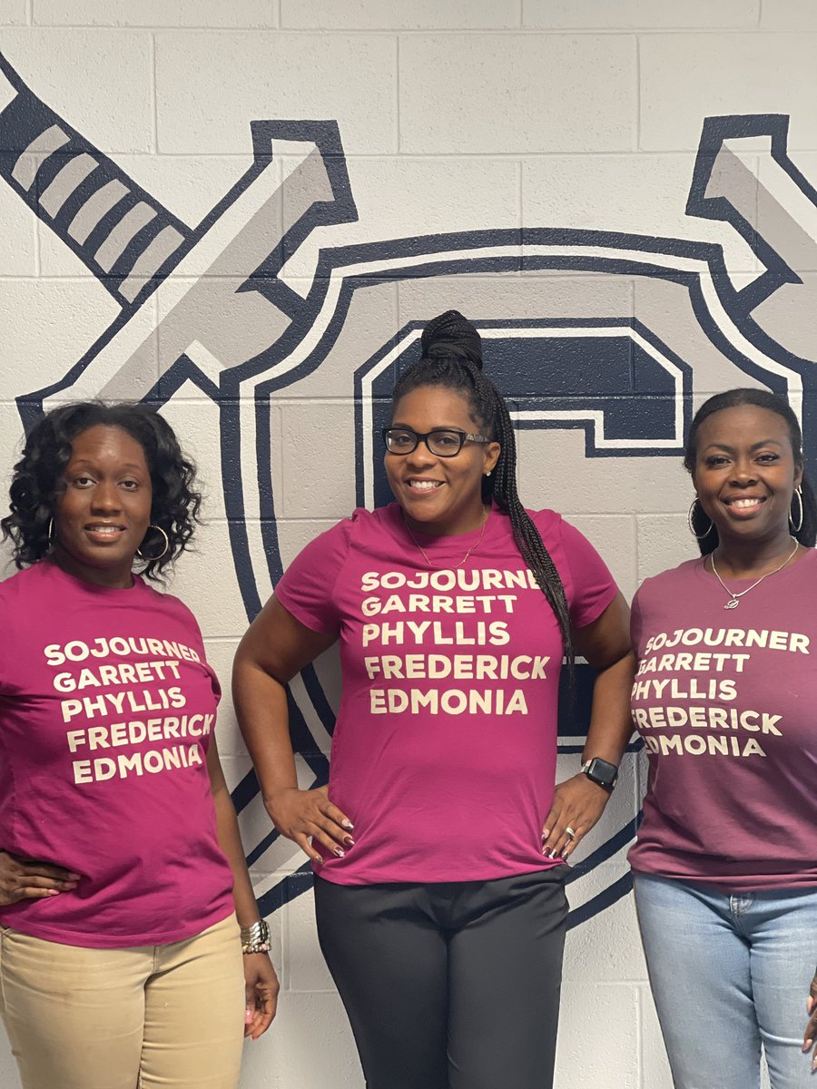 Make a Statement Wednesday! Love representing our culture and history today with these Queens! #ExcellenceEverywhere #BlackHistoryEveryday <a href="/SolomonTWright1/">Solomon T. Wright</a> @mbonner_Champe <a href="/sdavis1908/">ShalondaDavis</a> <a href="/Tara_Woolever/">Dr. Tara Woolever</a> <a href="/JohnChampeHS/">John Champe High School</a> <a href="/MsDRJohnson1/">MsDRJohnson</a> @TheChampeAD <a href="/ChampeKinz/">Ms.Kinzer</a>  #champeexcellenceeverywhere