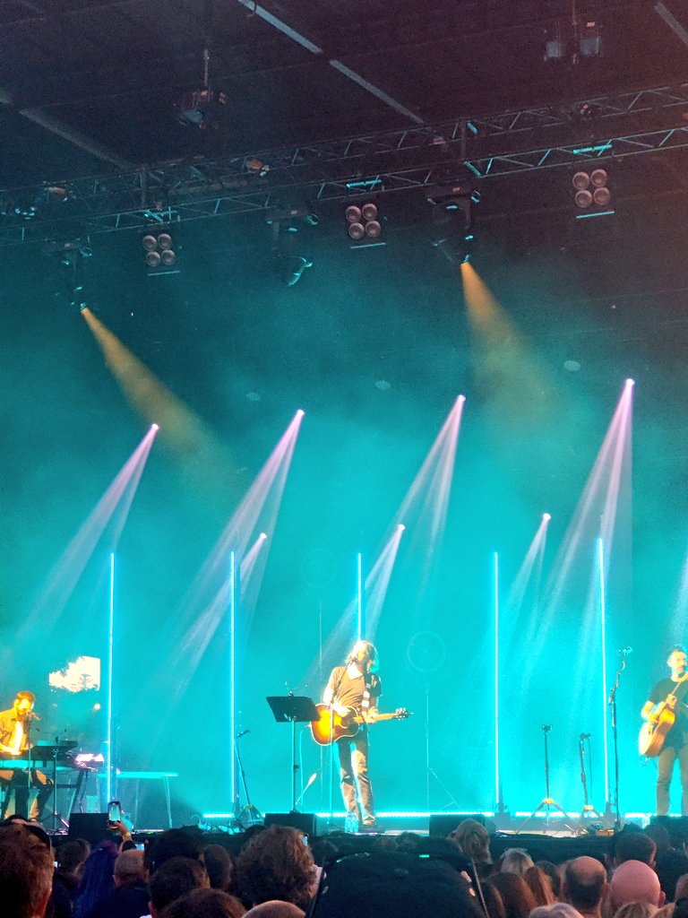 5,000 here at <a href="/openhousefest/">Open House</a> in the city (?!) of Bangor to celebrate <a href="/garysnowpatrol/">gary lightbody</a>'s award freedom of the borough of Ards &amp; North Down 👏 🙌
#NIMusic