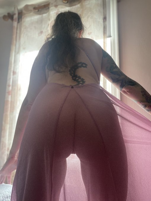 #AssWednesday https://t.co/hPUuBnLoRz<a href="/tag/asswednesday"class="tags">#AssWednesday</a>