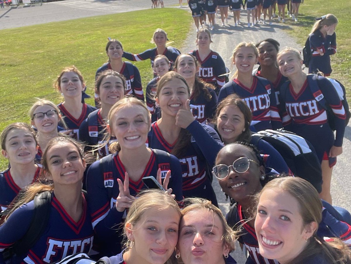 fitch_cheer's tweet photo. We finally got to perform at the Canfield Fair after Covid and weather prevented that for the last 2 years! Great job to all the local teams that performed today 🤩 https://t.co/hRxZJ5gLn4