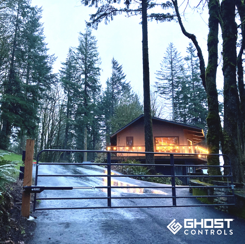 GhostControls's tweet photo. With Ghost Controls’ Automatic Gate openers on your gate, you can count on reliability. So when you pull into your driveway at night, with the push of a button your gate will automatically open as you approach—and close behind you. #AutomaticGateOperator #AutomatedGates #DIY https://t.co/UxfRY8N0e4