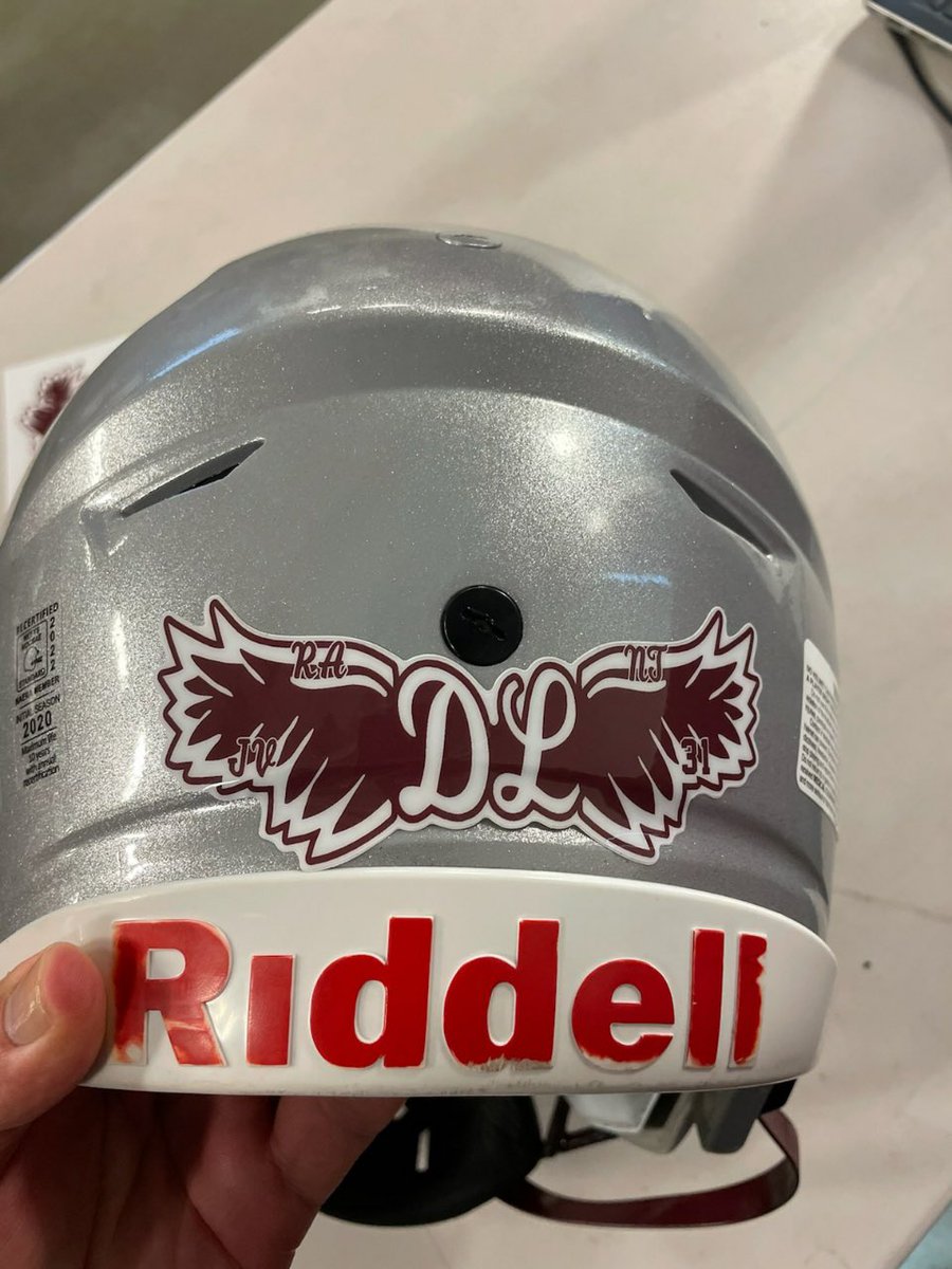 MLGLVK0's tweet image. My old highschool where my dad coached football put his initials on the back of their helmets this year ❤️ #PrepForLife