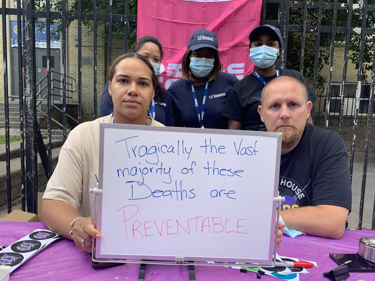 cityoftoronto's tweet image. Today is #InternationalOverdoseAwarenessDay. Recent @TOPublicHealth data show that during the first 7 months of 2022, @TorontoMedics responded to 172 fatal suspected opioid overdose calls. More info on International Overdose Awareness Day is available at overdoseday.com