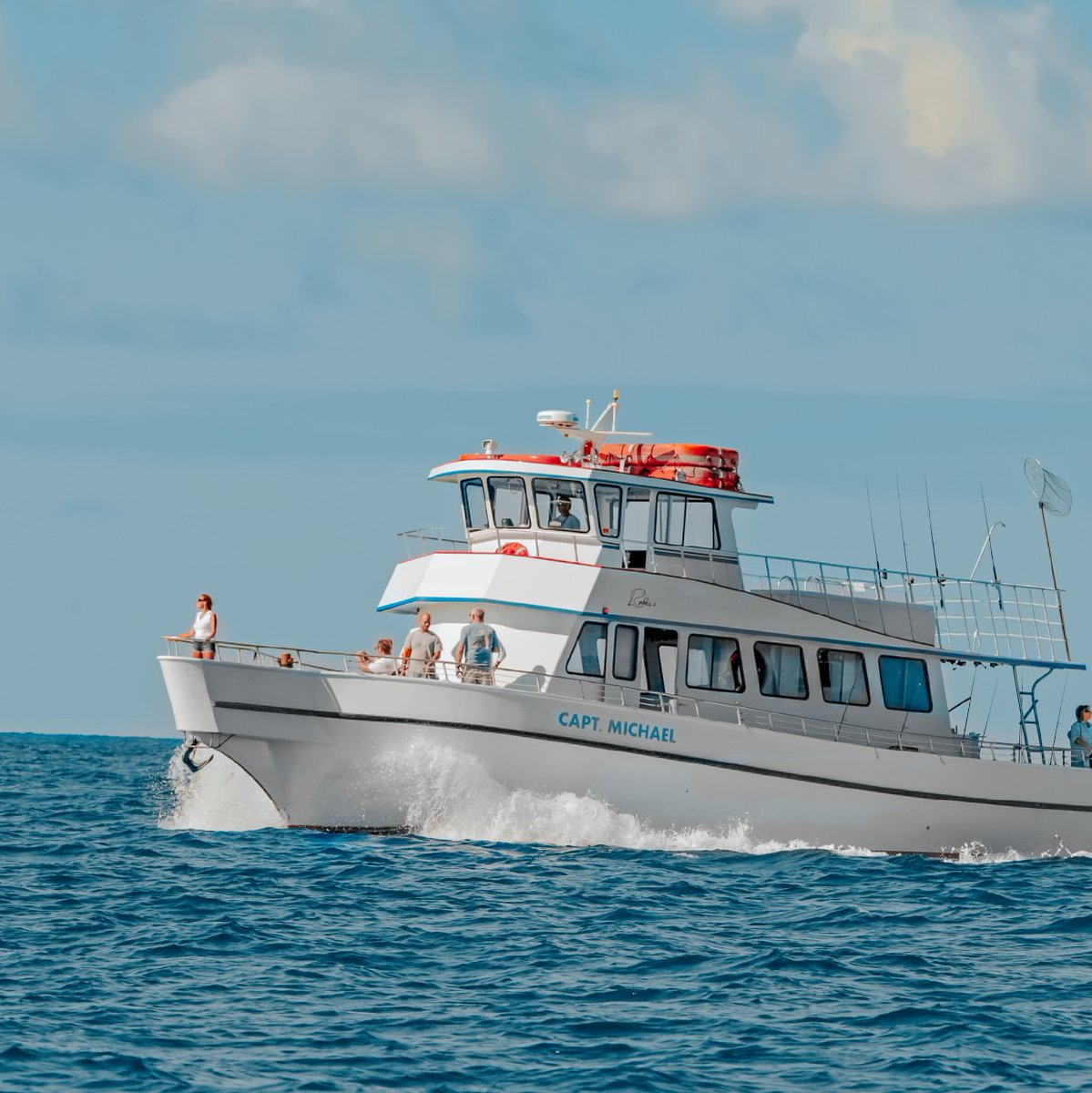 CaptMichaelFish's tweet photo. What happens on the party fishing boat stays, on the party fishing boat! Are you aboard for a trip? 😎💯🌊🛥️🎣
.
#captainmichael #boat #charter #partyboat #travel #traveling #florida #floridakeys #islamorada #fishing #robbies #visitflorida #vacation #islandlife #sea #fishtrip https://t.co/Cs3ANdLtbn