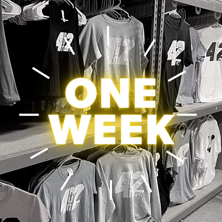 P3RmovesPGH's tweet photo. EXCITING NEWS! We're launching our new website AND gear in ONE WEEK!
Stay tuned to our social channels for sneak peeks of all the #4RUN2 gear we will be selling. π
#runpgh #4run2 #runwithp3r #MOVEPittsburgh https://t.co/fkwwhrtleX