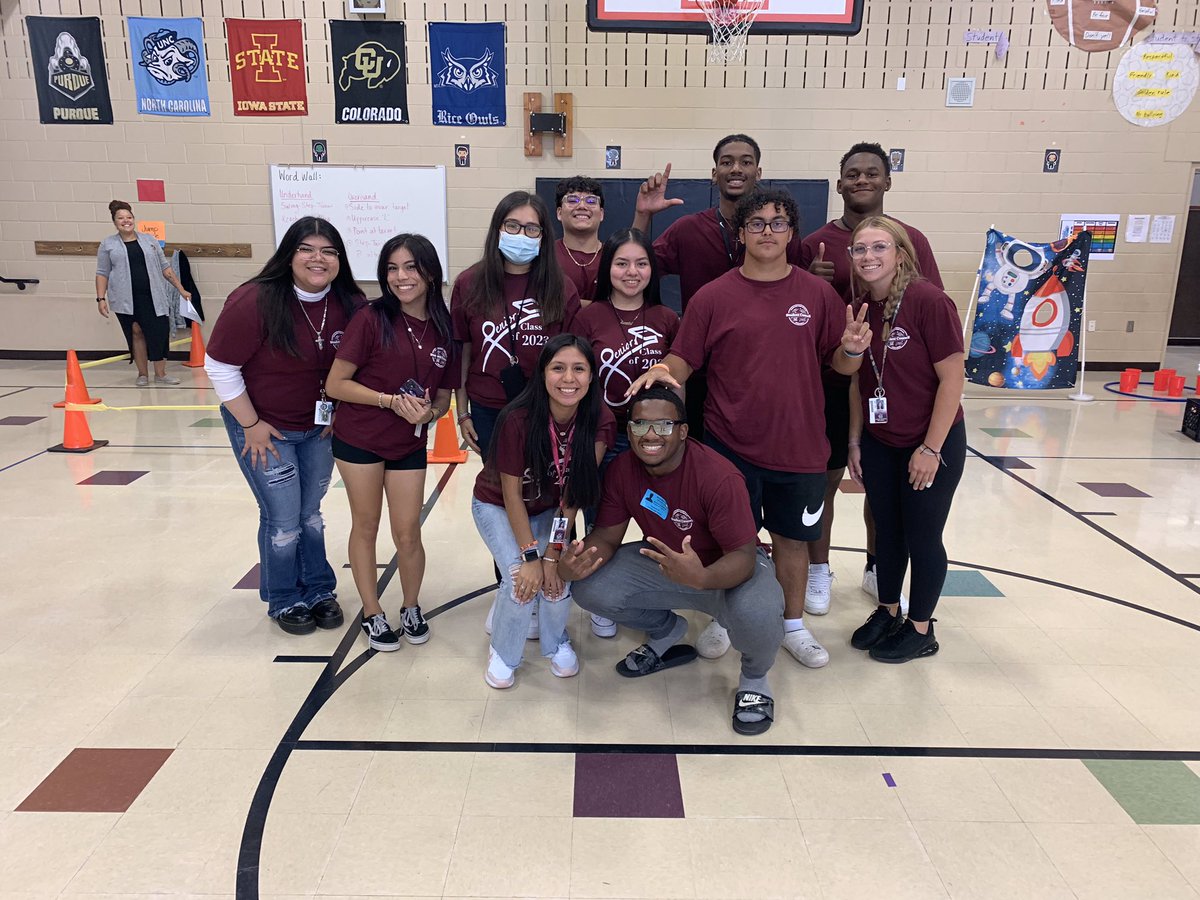 LewisvilleES's tweet photo. Our August Reward Party Theme was Outer Space Carnival! Students had a blast! Thank you to Big John and @lewisvillestuco for helping out! https://t.co/x6kSpbX5HG
