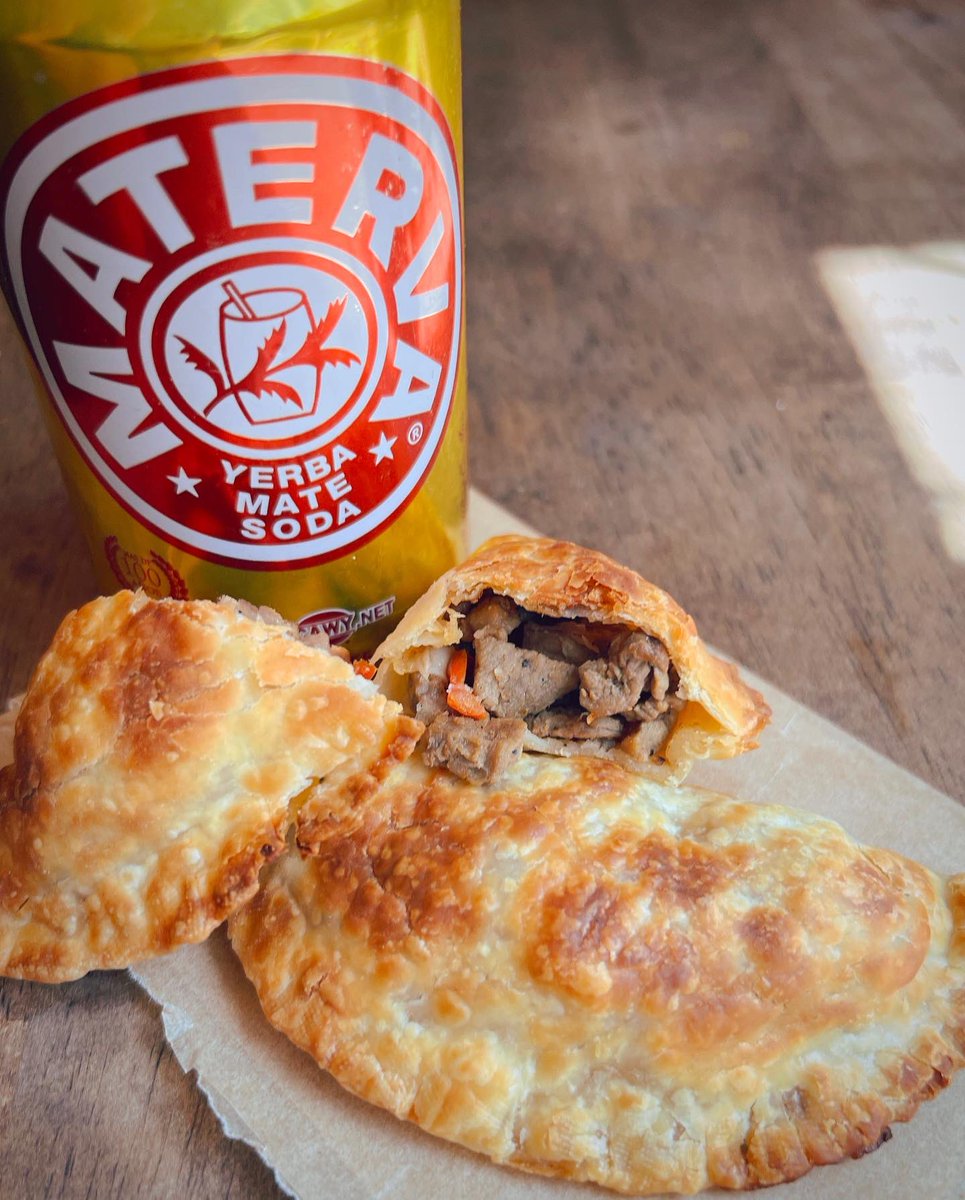 MameyMamiOC's tweet photo. We are open from 2pm-9pm today so stop buy and get one of our delicious empanadas!! This is our steak empanada, juicy steak, bell peppers, onions and garlic. Don’t miss out on this yummy treat. #empanadas #miamistreetfood #matervasoda #supportlocal #lgbtqownedbusiness https://t.co/e9DrU1a9Ia