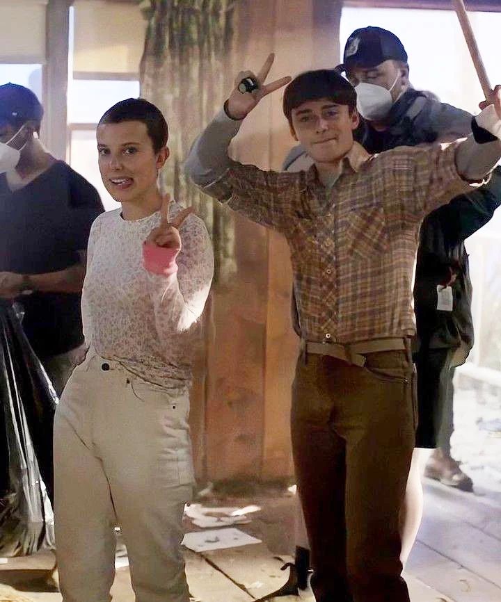 Millie &amp; Noah behind the scenes...❤️📸✨ #StrangerThings