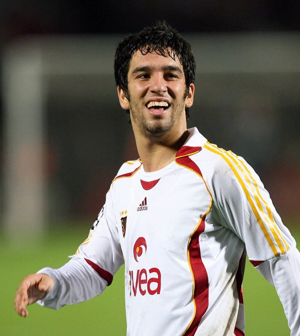 Arda Turan futbolu bıraktı