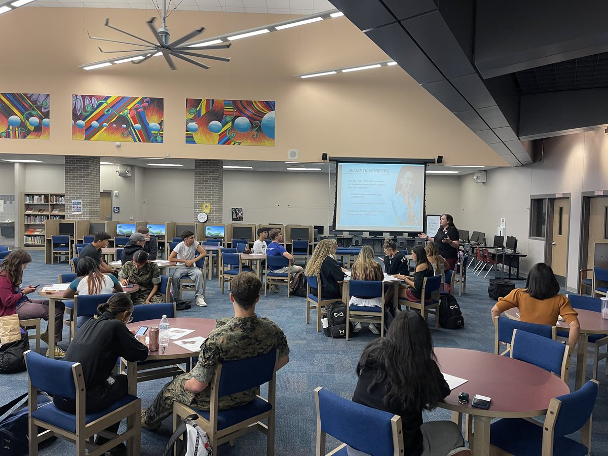 HawkNationCCC's tweet image. First college visit of the year! #howdy #gigem @TAMU #hawknation #classof2023