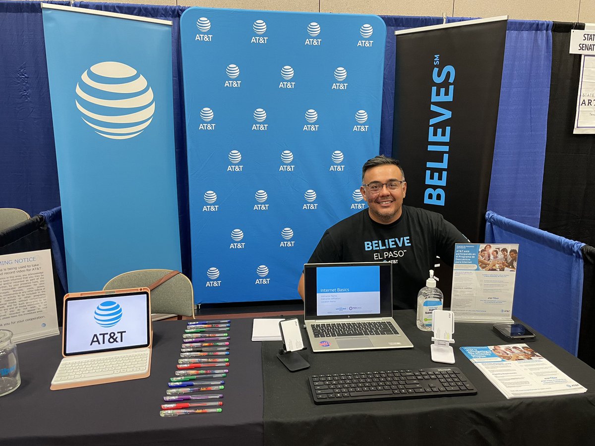 #BelieveElPaso @ the Rio Grande Council of Governments: Aging to Perfection EXPO bridging the digital divide by helping our seniors navigate through all and any technology questions they may have! 💪🏽💻#empoweringourseniors @NTX_Market @EPTXMarket @Liz_Arch1 @LifeAtATT @ATTimpact