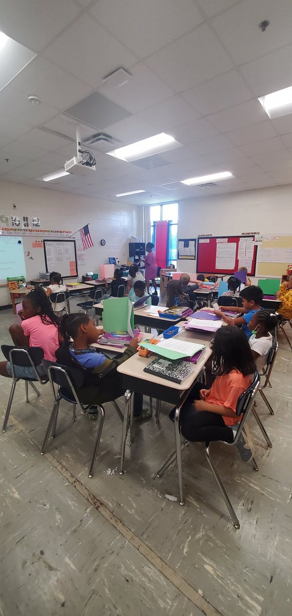 Flippen Elementary (@fle_hcs) on Twitter photo #FlippenFabulous writing in 3rd grade today. Love seeing students using rubrics to review their work. <a href="/HenryCountyBOE/">Henry County Schools</a> #FlippenFabulous writing in 3rd grade today. Love seeing students using rubrics to review their work. <a href="/HenryCountyBOE/">Henry County Schools</a>