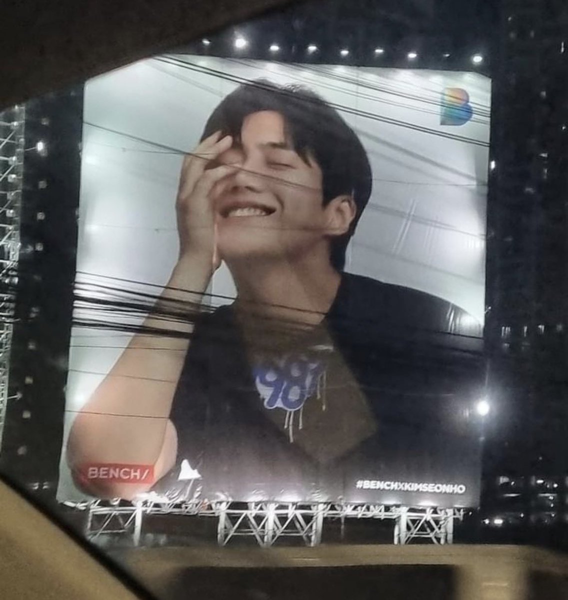 OMG #KimSeonHo in that Big Billboard 🥰

Pic is from Uri KimSeonHo FB,🥰🥰
#BENCHxKIMSEONHO