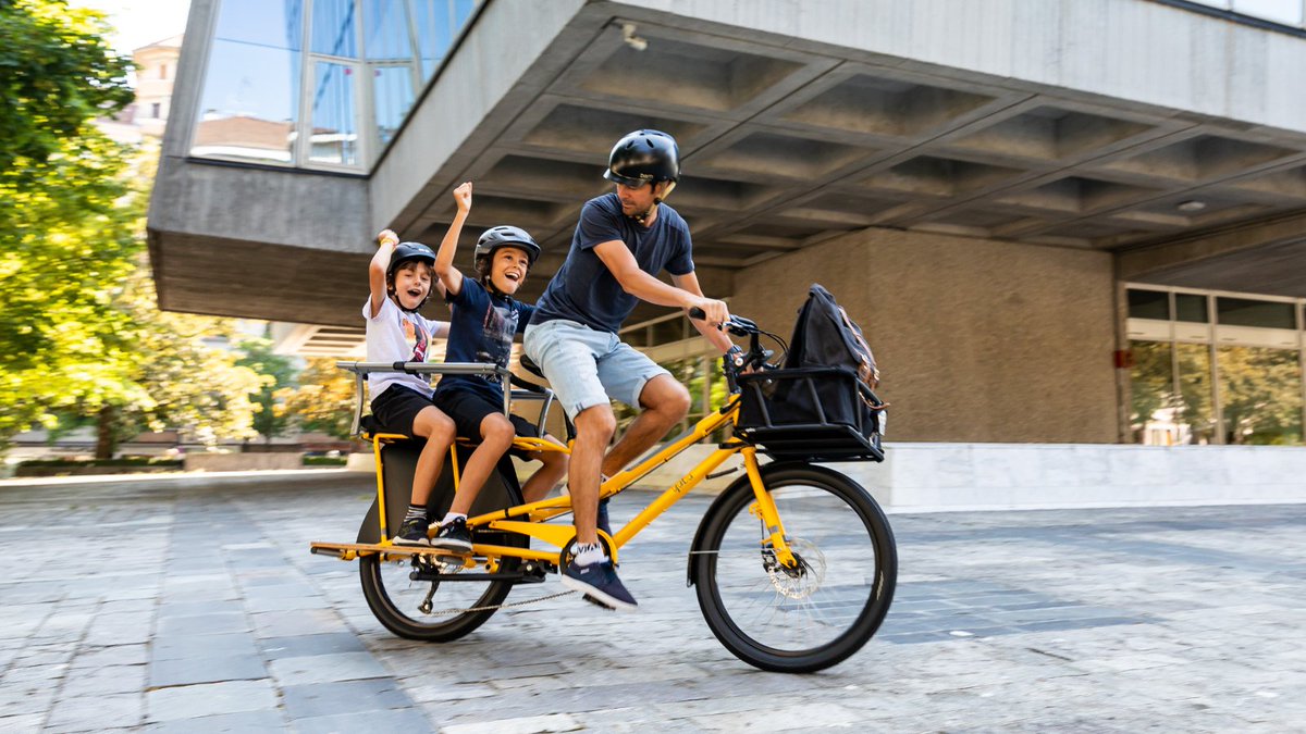 BikesYuba's tweet photo. La Yuba Kombi è una cargo bike compatta lunga solamente 190 cm e questa sua dimensione ridotta la rende molto agile e molto snella nel traffico. #lastenfahrrad #yubabike #yubabikes #cargobikes #cargobike #donnobikes #igogreen #citybike #sanbenedettodeltronto #ciclismo #bici https://t.co/fhkawpSPuL