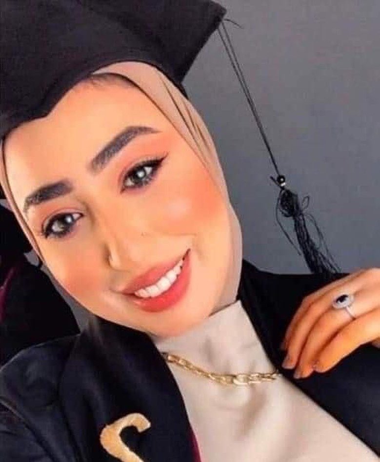 رنا انتحرت يوم حفلة تخرجها طالبة في الدقهلية أنهت حياتها بسبب سوء معاملة اهلها اخدت حبوب غلة للاسف 
ربنا يرحمها و محدش يقلل او يستهون او يشمت عشان مافيش حاجه بعيده عالانسان سواء قلة عقل او دين او ساعه شيطان او لحظه نفسيه
اسمعوا اي حد عايز يتكلم متستهونوش بزعله وحزنه