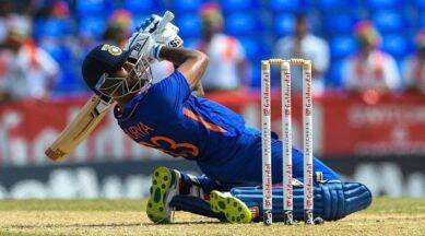 GouravRPandey's tweet photo. #SuryakumarYadav 
Well Well Well #SKY is not the limit ...
It is SKY HAS NO LIMITS !!!!!
Remeber the name 
Surya Kumar Yadav...
#INDvsHK #INDvsPAK #AsiaCup2022 #Cricket #PakVsInd  #INDvHK https://t.co/czgaaNtYq1