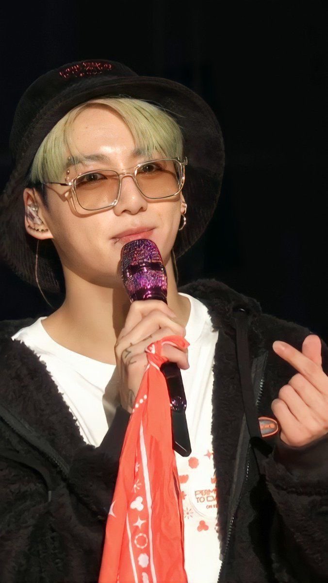 พี่จินหล่อมากกกกกกก tweet media