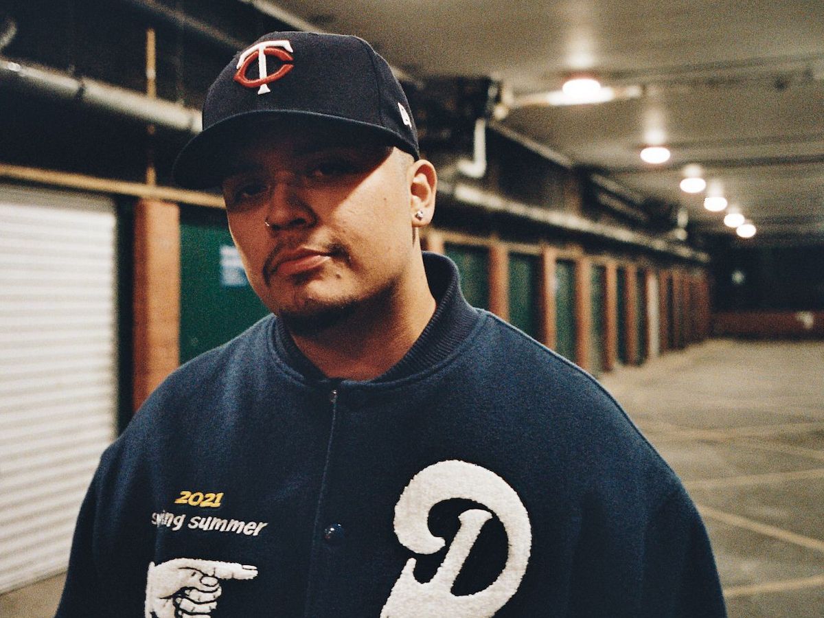 trenchmag's tweet photo. .@VXDuse is all wrapped up in a new love on "Spinnin".

🔗 https://t.co/EEHlUOtSPy https://t.co/ijqBSzAVZT