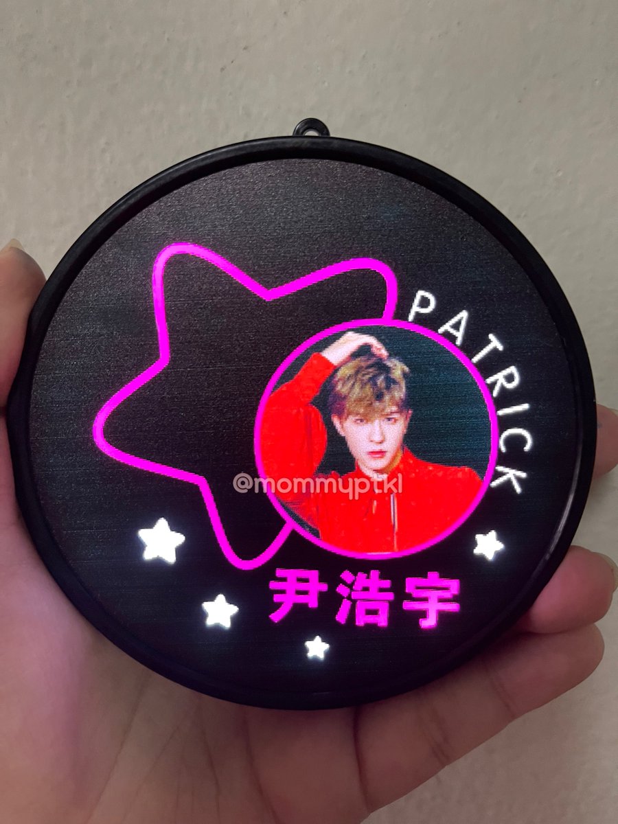 mommyptkl's tweet photo. Pre-Order ป้ายไฟ 🔥🌟

✨ราคา
อันละ 290฿ รวมส่ง

⏰ ปิดพรี 9 กันยายน 65
📦 รอของ 20 วันหลังจากสั่งคับ

ใครสนใจทัก DM มาได้เลยคับ

*ในรูปไม่มีการปรับสี สีจริงให้ดูจากคลิปในเมนชั่นตอนหันเข้าผนัง

ซ้ายตอนปิด ขวาตอนเปิด

#presppph ✨ @patrick_pppat #แพทริค #INTO1Patrick #ตลาดนัดINTO1 https://t.co/YqMUOBrhZS