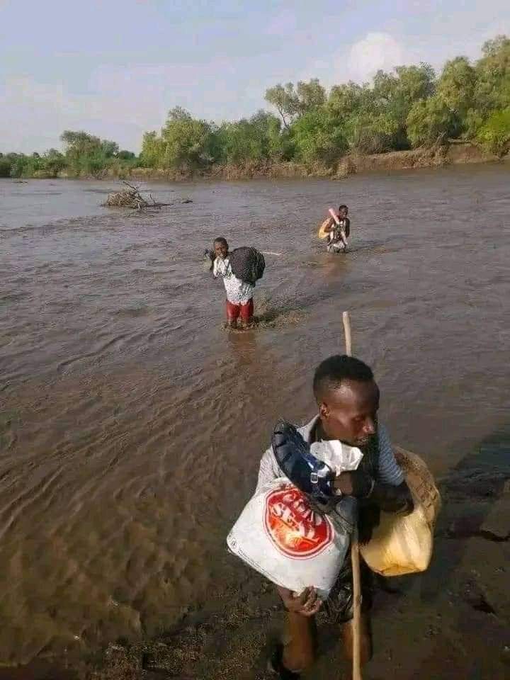NurhsienO's tweet photo. Heartbreaking Photos from Afar.
#Afar people from yallo town have been under serious attack by belligerent #TPLF forces in the last 10 days. These are Photos IC pay no heed to.
@FdreService so far not reported causalities, destruction and displacement that is happening in #Afar. https://t.co/BarptoOi6L