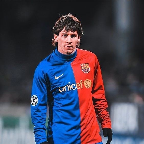 FanSiete7's tweet photo. Este es la batalla más épica de cualquier deporte...

Puedes ser Team Ronaldo o Team Messi, pero todos estamos de acuerdo en que vivimos la rivalidad más hermosa del fútbol...

Somos privilegiados de haber visto a los que en mi opinión son los dos mejores jugadores de la historia https://t.co/6pQRIqvzwC
