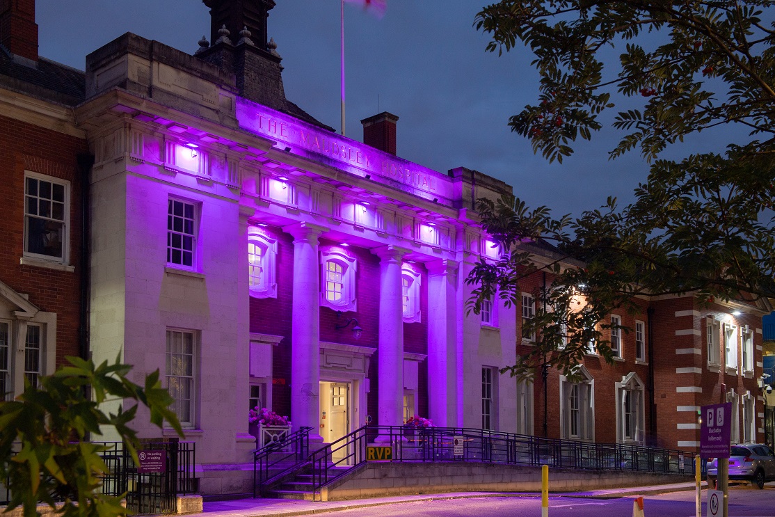 Maudsley Hospital is lighting up purple this evening to raise awareness for International Overdose Awareness Day 2022, to share that drug related deaths are avoidable and reduce stigma. 💜 Visit ➡️ ow.ly/tTnr50KwmE0 @NIHRMaudsleyBRC @KingsAddictions @KingsIoPPN