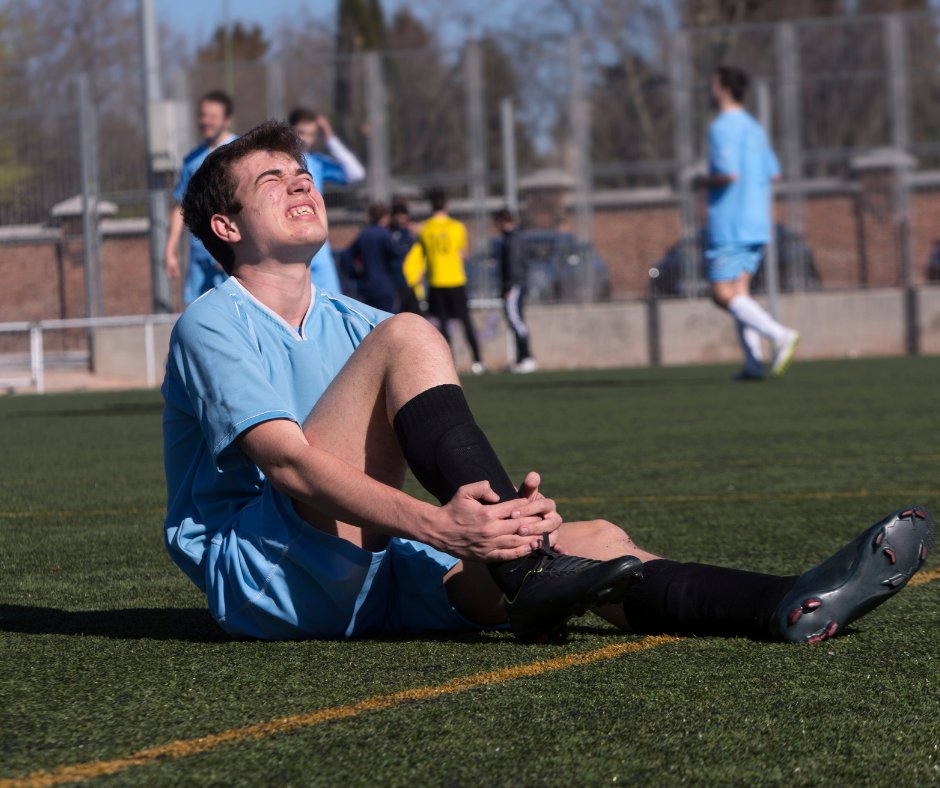 #Fall is right around the corner, and that means that many are gearing up for their favorite #fallsports. Be safe on and off the field, and if you suffer a sports-related injury, contact #DrAnthonyWeinert for a diagnosis and treatment! bit.ly/3RaNN9J

#footdoctorTroyMI