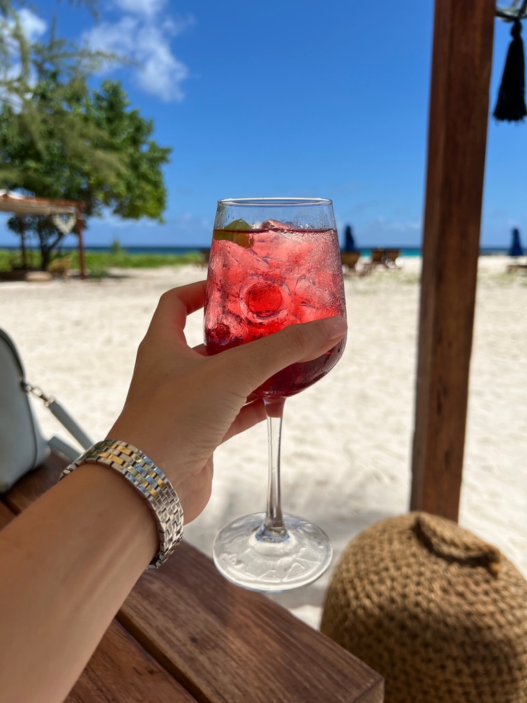 Humpday in Barbados isn't so bad afterall...

📍@la_cabane_barbados 

#BVS #BarbadosVillaServices #visitBarbados #Barbados #Caribbean #caribbeandays #caribbeantravel #barbadostravel #beachlife #islandlife #cheers #humpday #happyhour #cocktailoftheday #whenonholiday